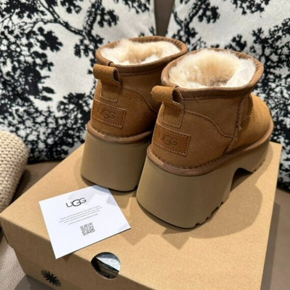NWT UGG Women's Chestnut Classic Ultra Mini new Heights Booties - Picture 6 of 8
